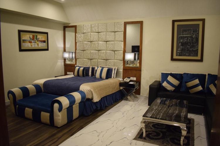 Hilton Suites Лахор Екстериор снимка