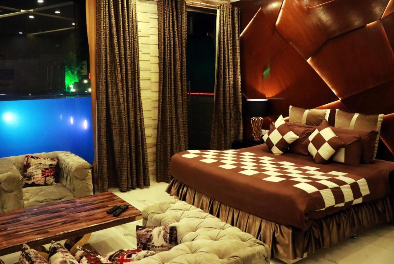 Hilton Suites Лахор Екстериор снимка