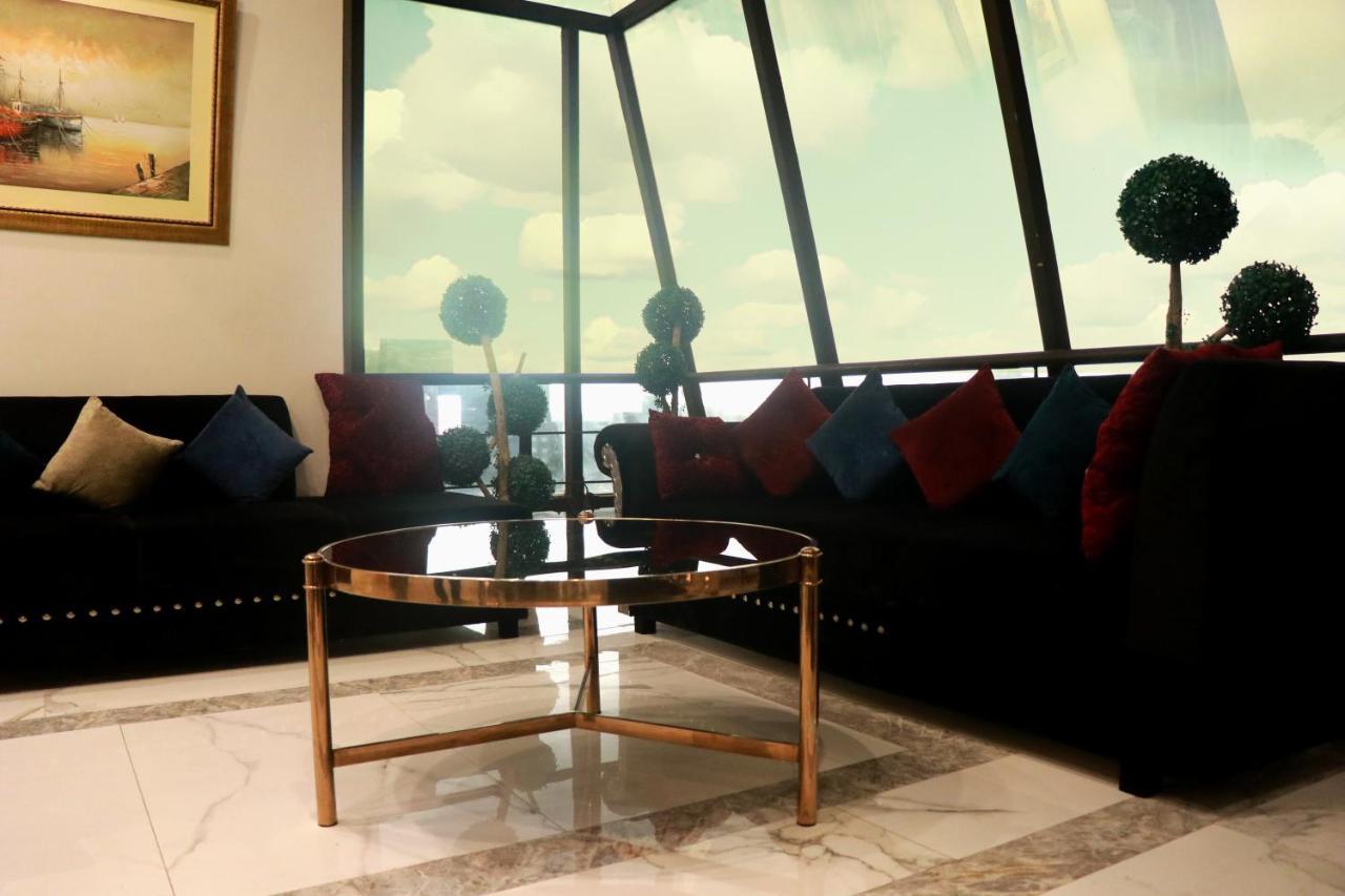 Hilton Suites Лахор Екстериор снимка
