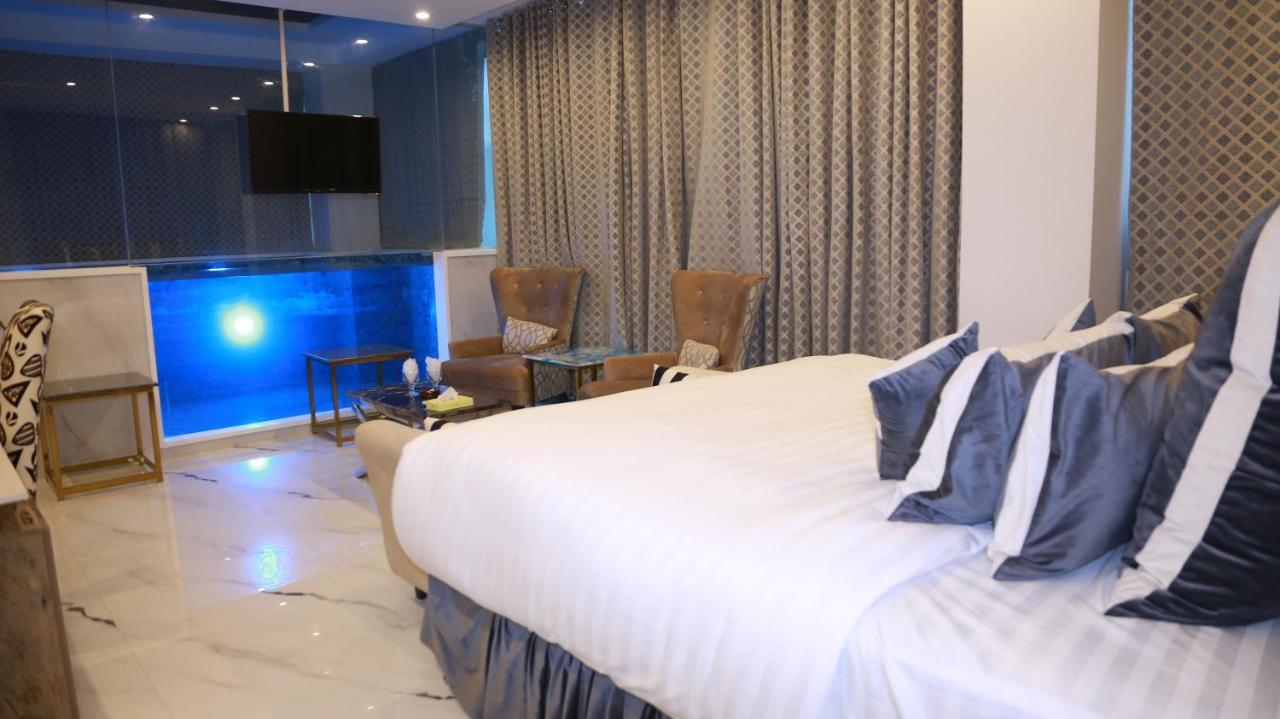 Hilton Suites Лахор Екстериор снимка