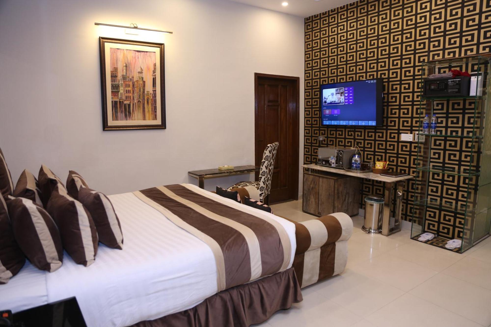 Hilton Suites Лахор Екстериор снимка