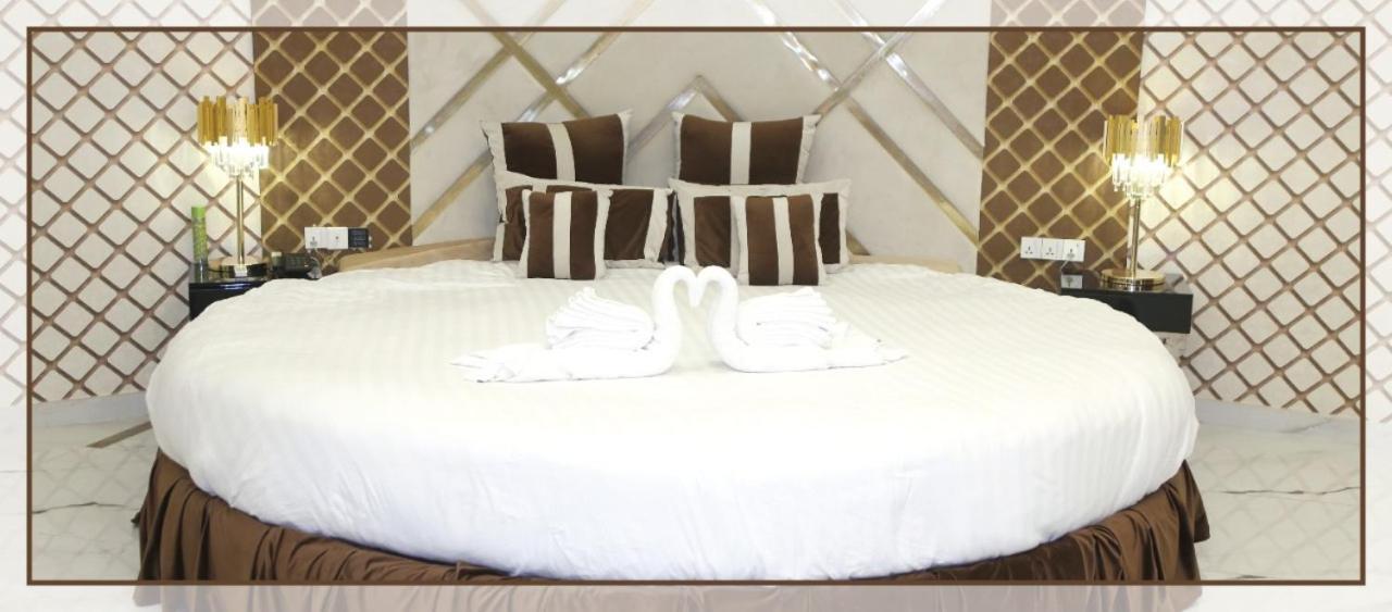 Hilton Suites Лахор Екстериор снимка
