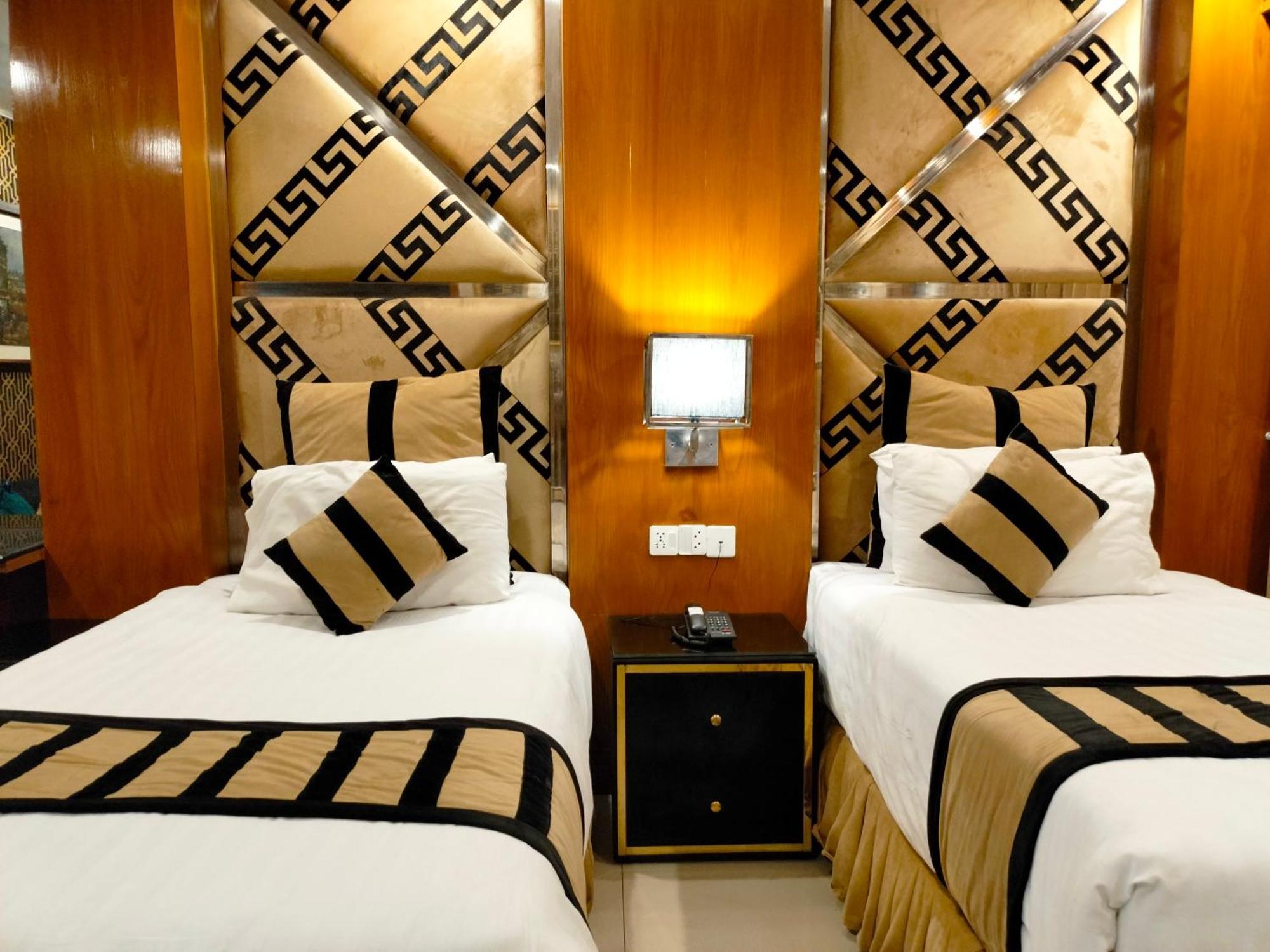 Hilton Suites Лахор Екстериор снимка