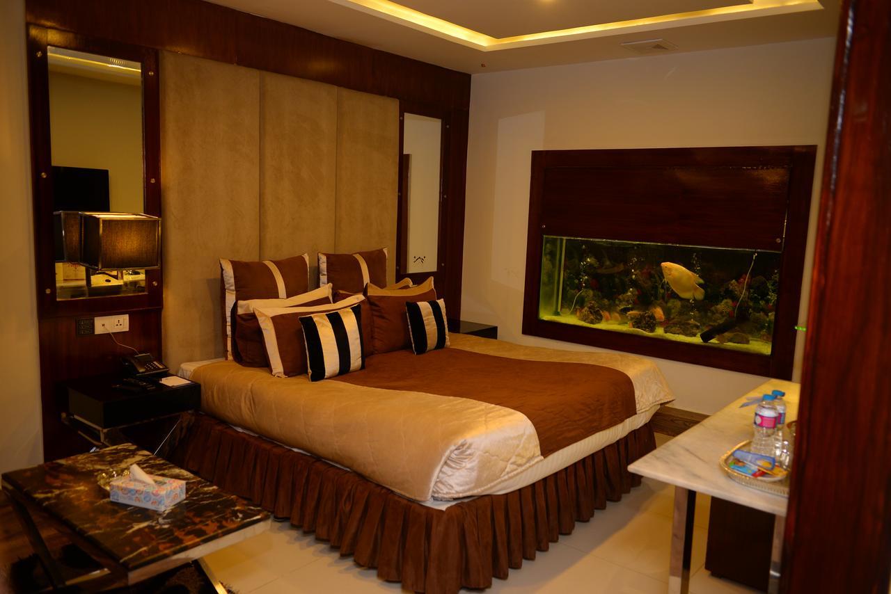 Hilton Suites Лахор Екстериор снимка