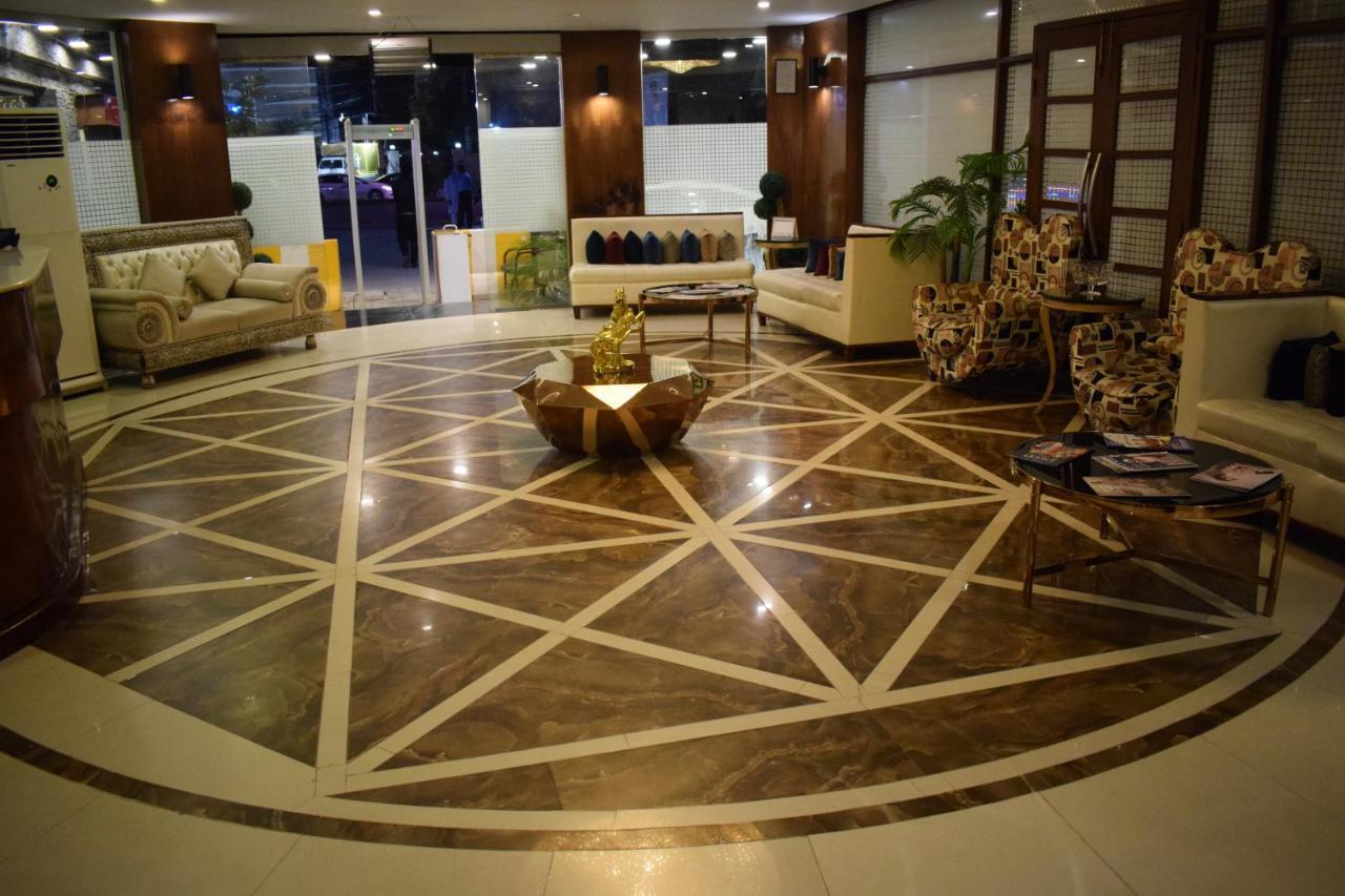 Hilton Suites Лахор Екстериор снимка